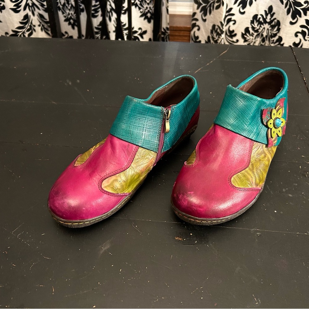 Vibrant Multicolor Women's Flats with Floral Detail